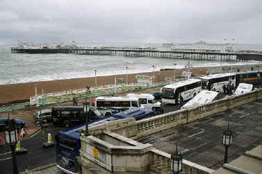 pier-and-buses.JPG (52995 bytes)