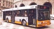genova00-bus.JPG (72898 bytes)